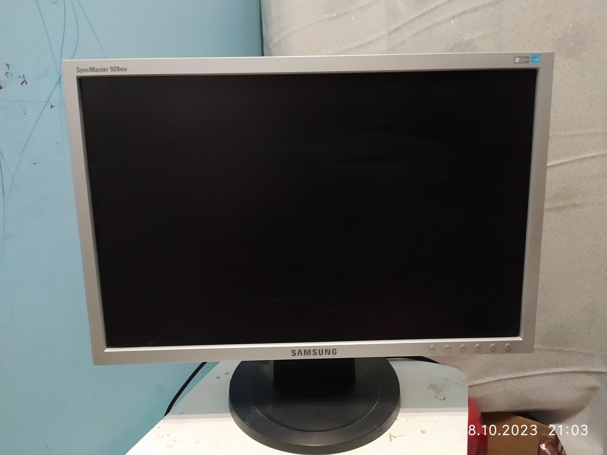 Monitor LCD Samsung 17 cali SyncMaster 920nw.