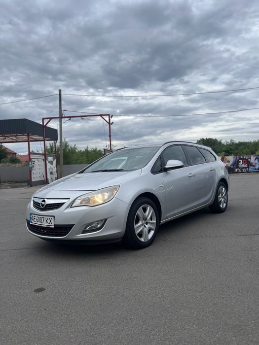 Opel Astra J 2011 1,7 CDTI