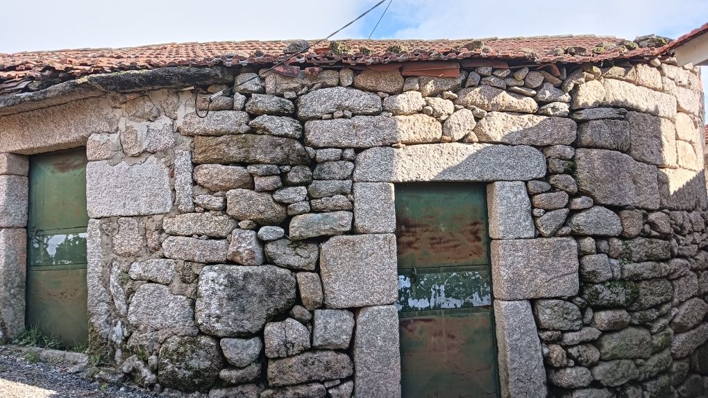 Casa  de  pedra Tondela