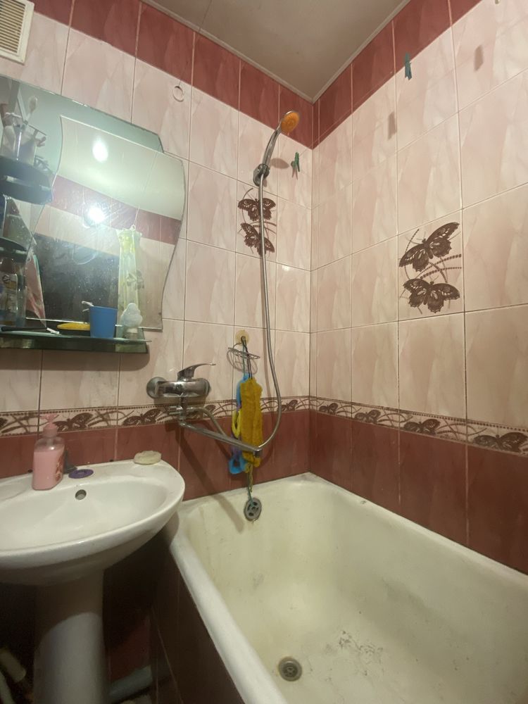 Продаж 2 кімн квартири з окремими кімнатами