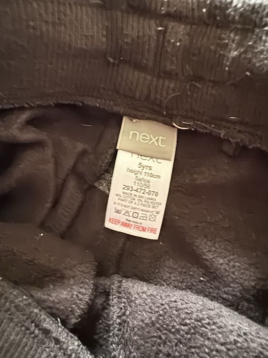 2 спортивний костюма, 110 см