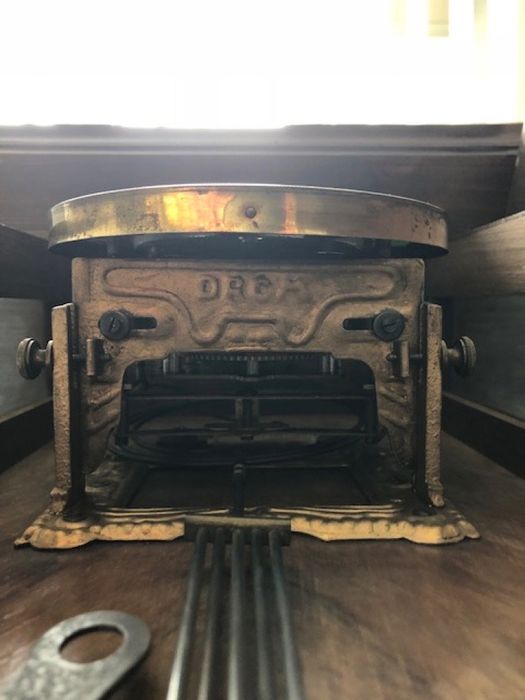 Sprzedam niebanalny zegar ścienny Antyk z mechanizmem DRCM