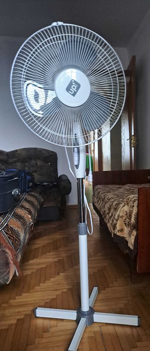 Вентилятор. В хорошому стані . Купили в серпні . Ціна 500 грн.