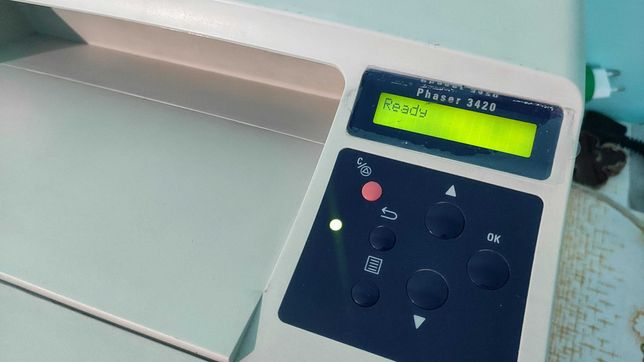 Надежный и экономичный рабочий лазерный принтер Xerox + краска