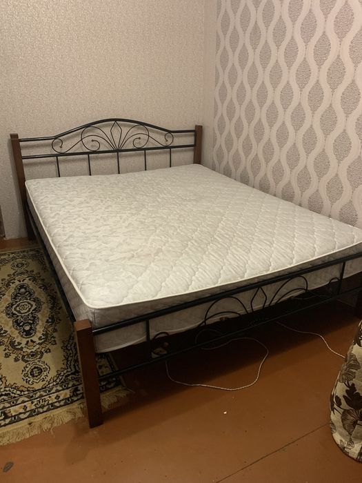 Ліжко двохмісне металево деревʼяне