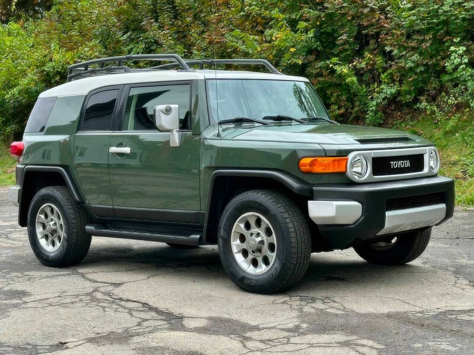 Toyota FJ Cruiser      2013