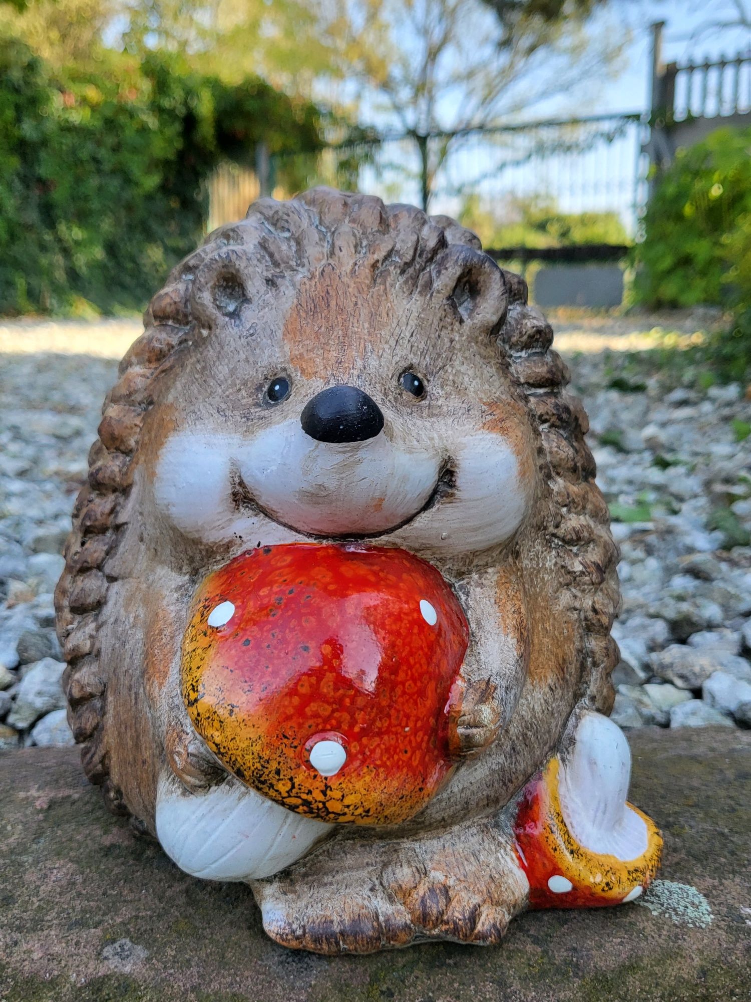 Figurka Jeż Ceramiczny o Wysokości 20cm