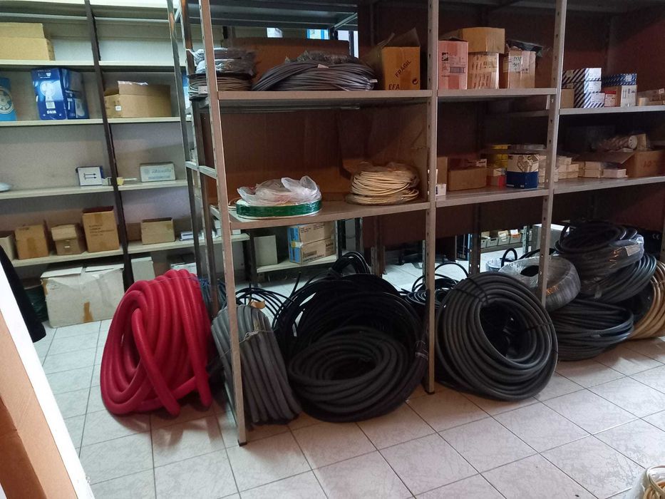 Fim de stock de loja de material elétrico