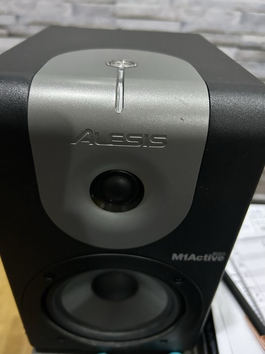 Colunas monitores de estudio M-audio 520 M1 active