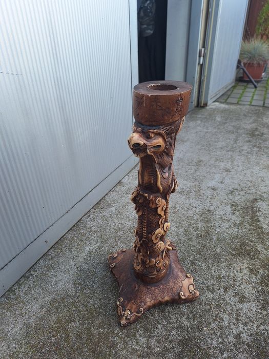 Stara noga pięknie rzeźbiona do stolika itp