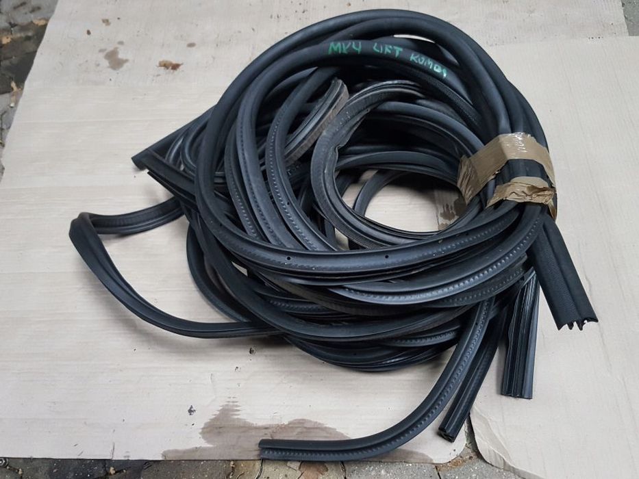 USZCZELKA DRZWI FIESTA MK7 FOCUS MK3 MONDEO MK4 LIFT HB RADOM