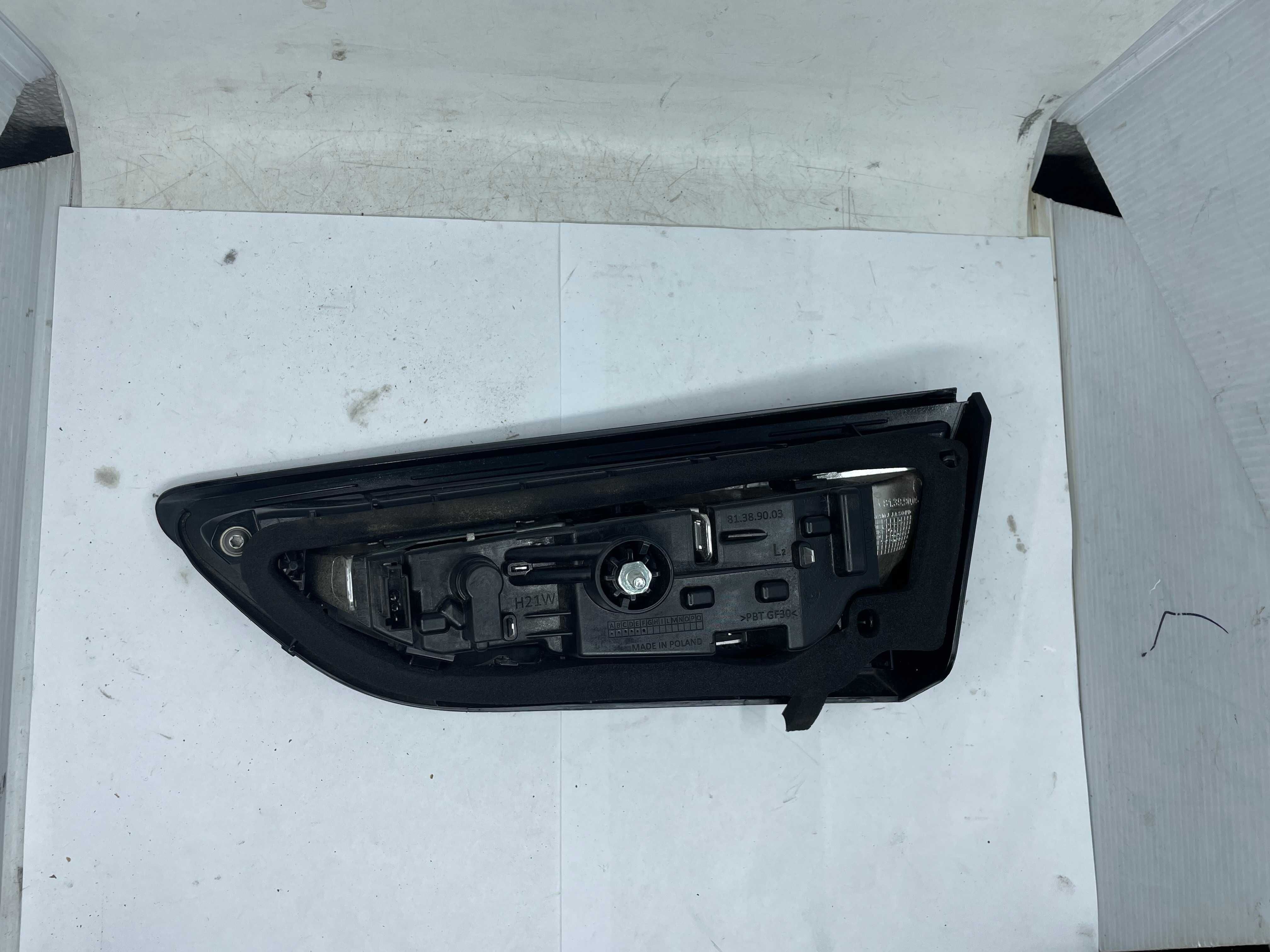 Opel Astra K V HB Lampa Lewa Tylna w Klapę Klapy Lewy Tył Eu