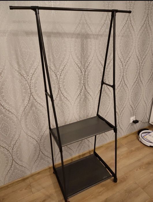 Nowy czarny wieszak na ubrania z regałem na buty 2 poziomy
