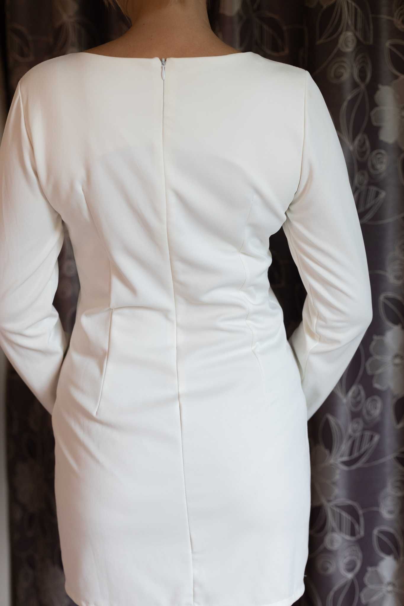 biała elegancka sukienka  z długim rękawem na poprawiny lub cywilny