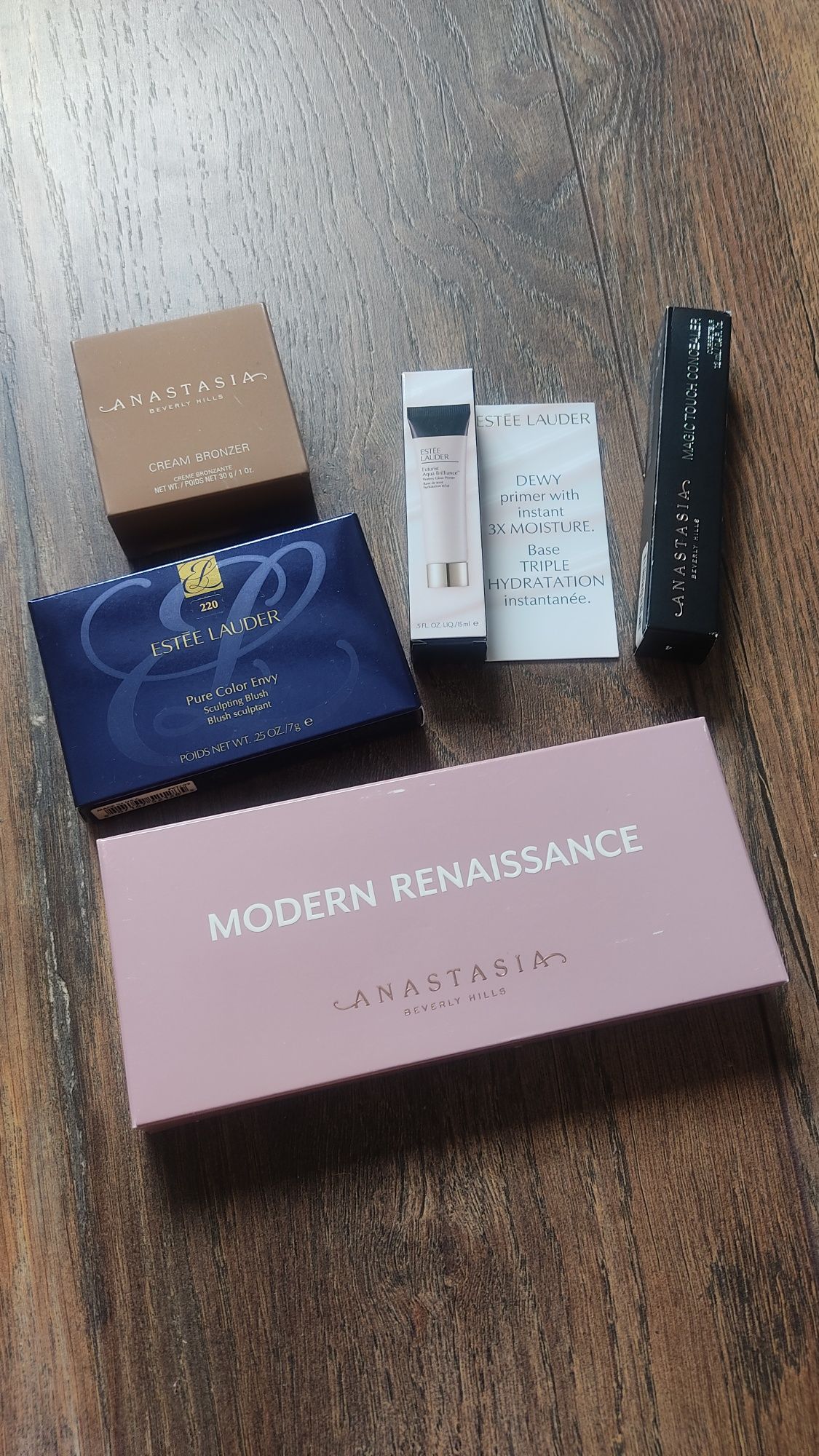 Anastasia косметика та інша.