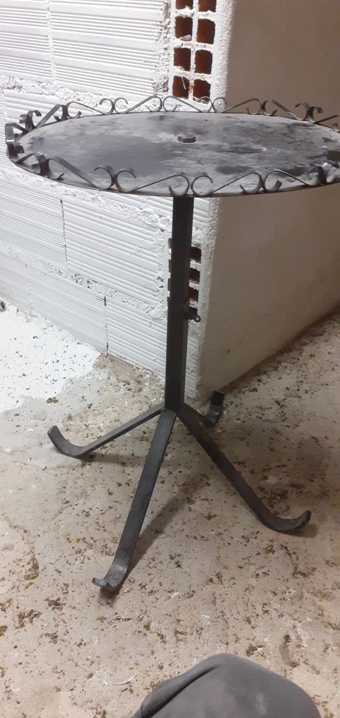 Mesa  de apoio  ferro