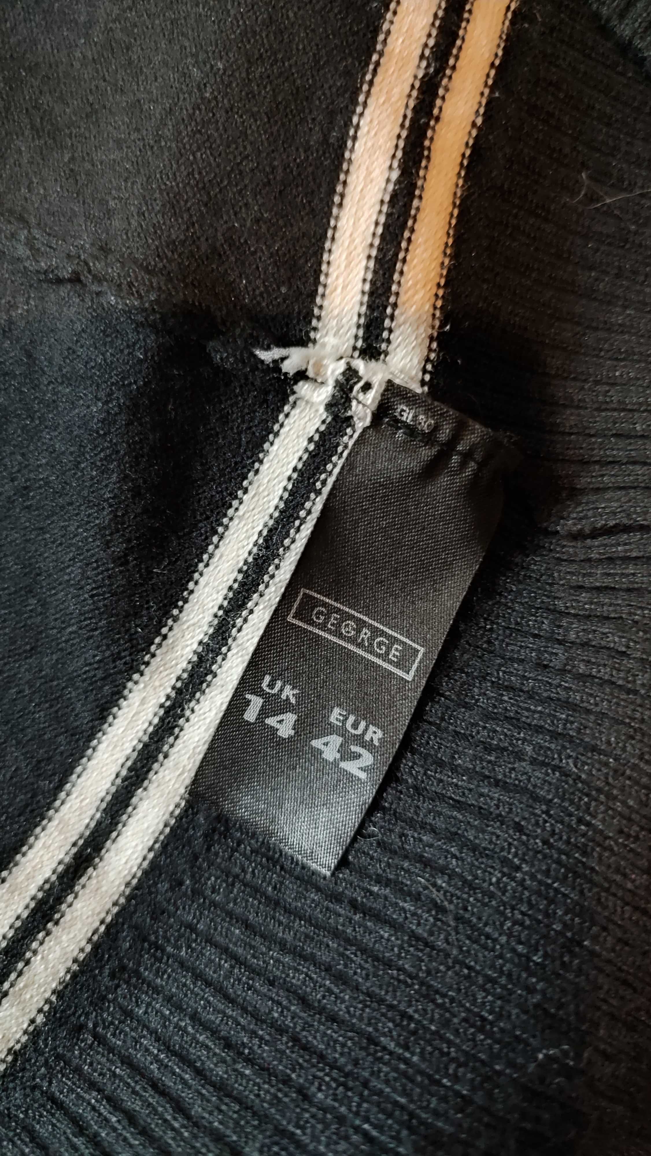 Sweter damski kardigan zapinany na guziki w paski pasek dekolt V  42