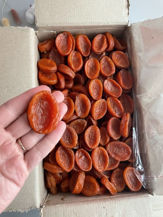 Курага лодочки узбецька натуральна. Сухофрукти, сушені абрикоси