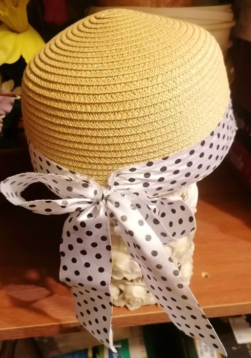 Dwa kapelusze letnie wakacyjne