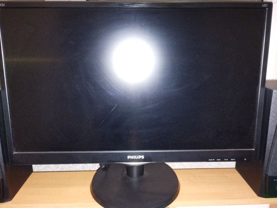 Монитор Philips 243v5q