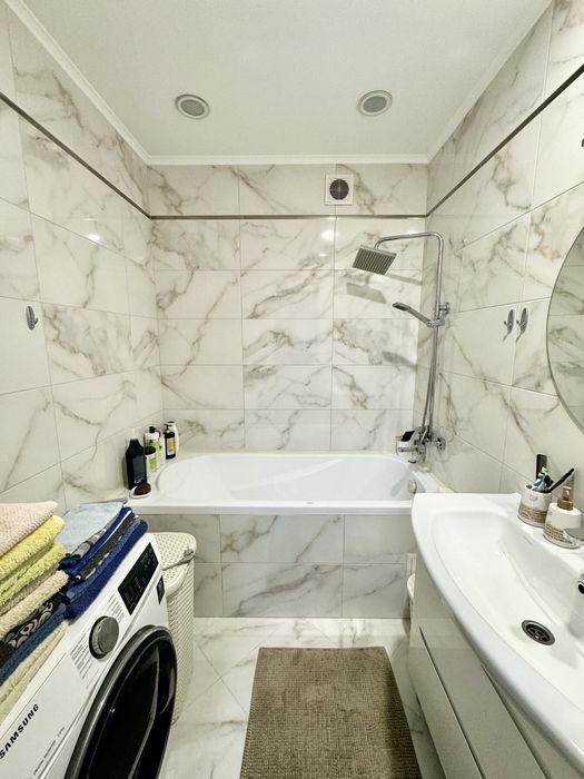 2-х кімнатна квартира з ремонтом по вул. Івасюка, біля ТЦ Велес.