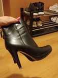 Oddam buty i torbę