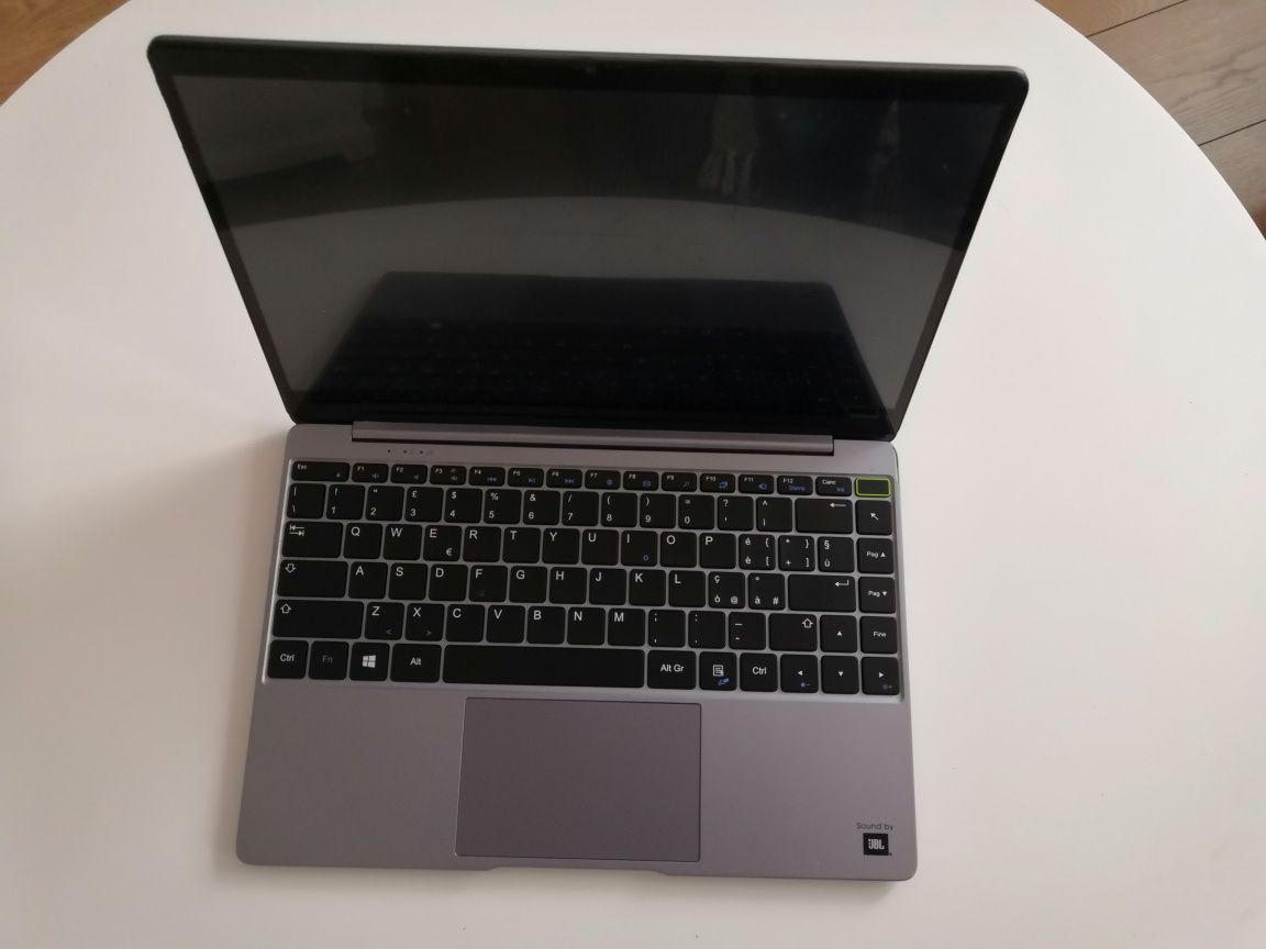 Dotykowy Laptop 13.3 cala 4GB Ram, 64 GB pamieci, Windows 10 lub 11