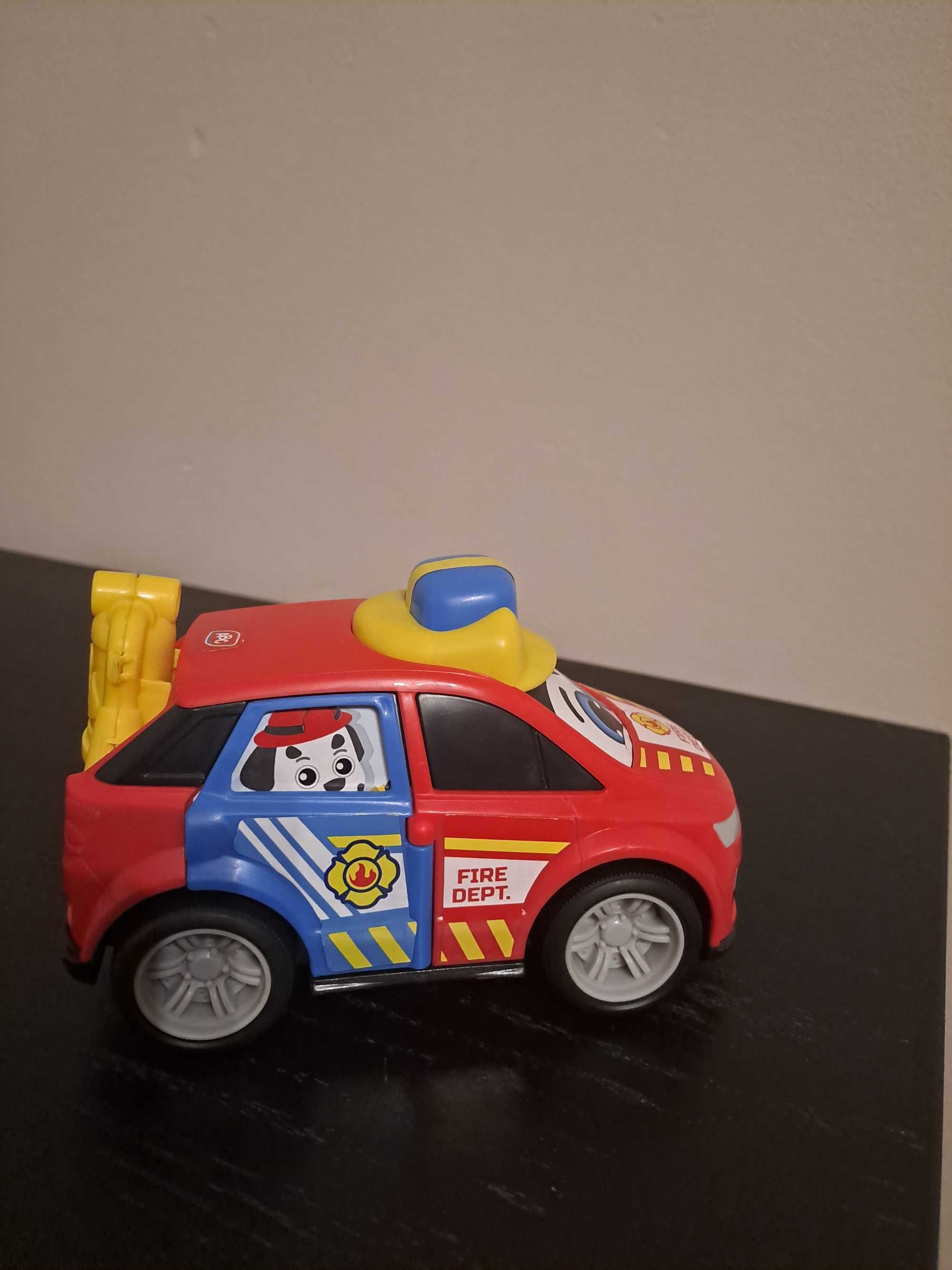 Zabawka samochodik dziecku