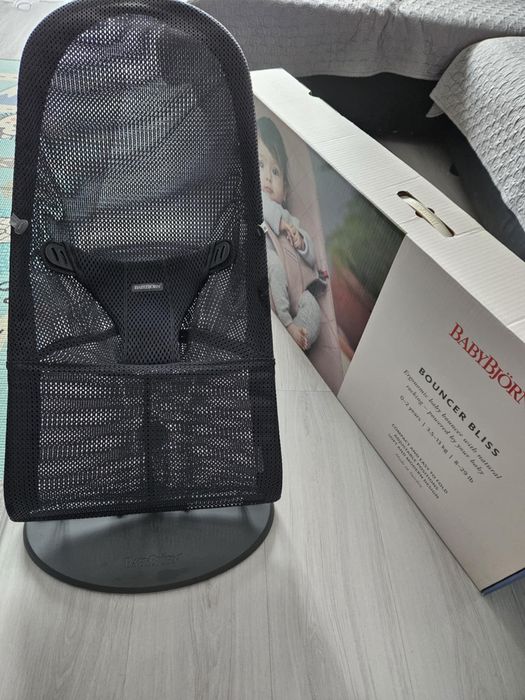 Leżaczek babybjorn szary