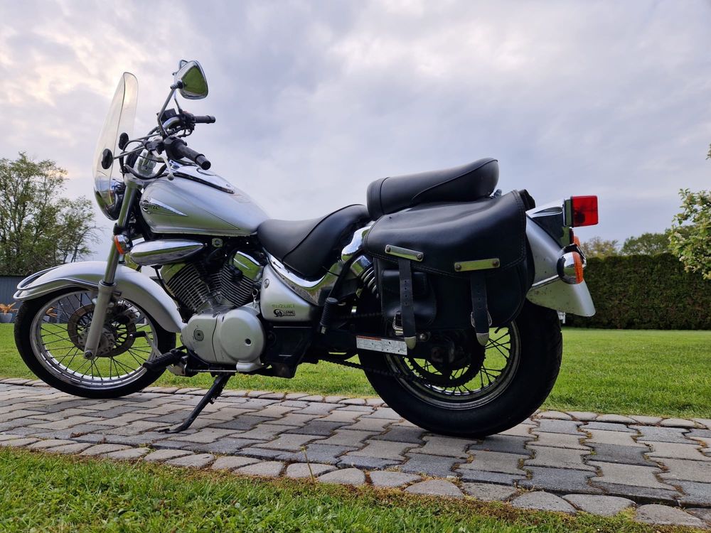 SUZUKI Intruder 125