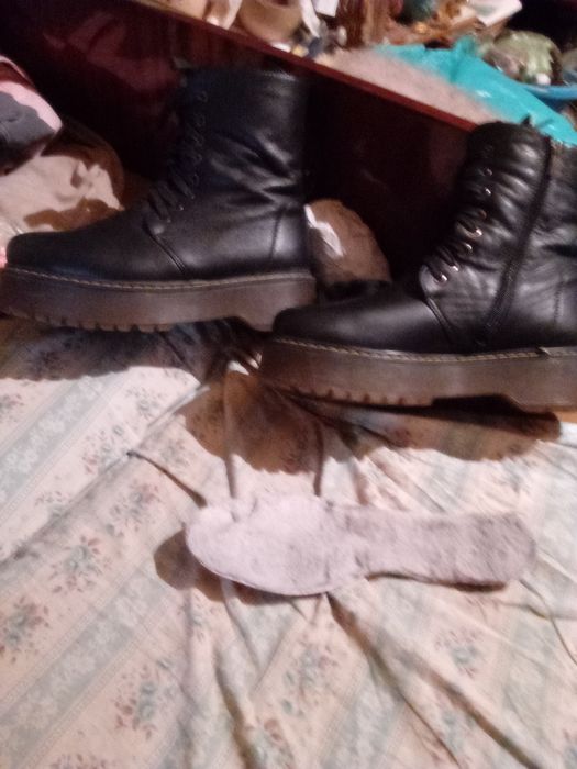 Продам женские зимние сапоги