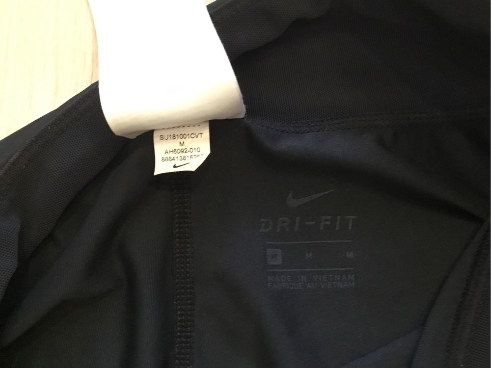 Продам легінси лосіни Nike в гарному стані розмір M
