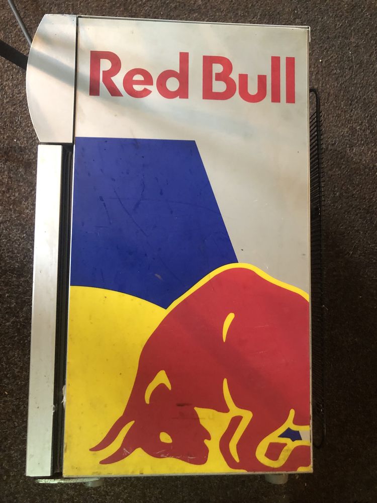 Холодильник Red Bull