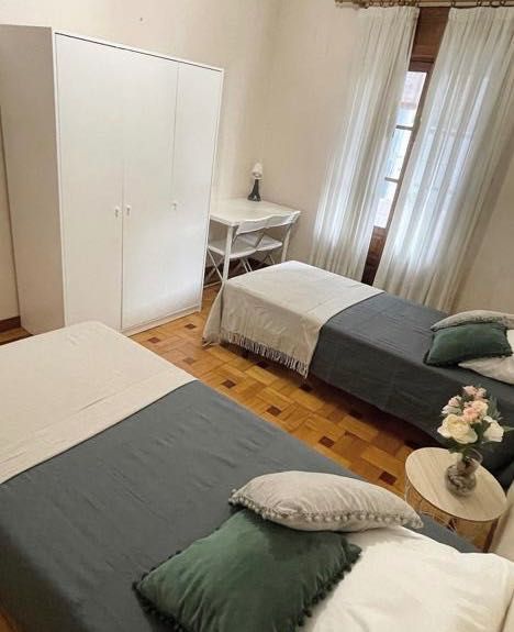 Arrendo quarto duplo ou casal