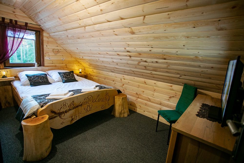 Domek RYSIÓWKA w lesie KASZUBY prywatny BASEN sauna BANIA zapraszamy