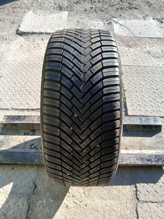 225/40/18 Continental AllSeasonContact bieżnik 6.6mm