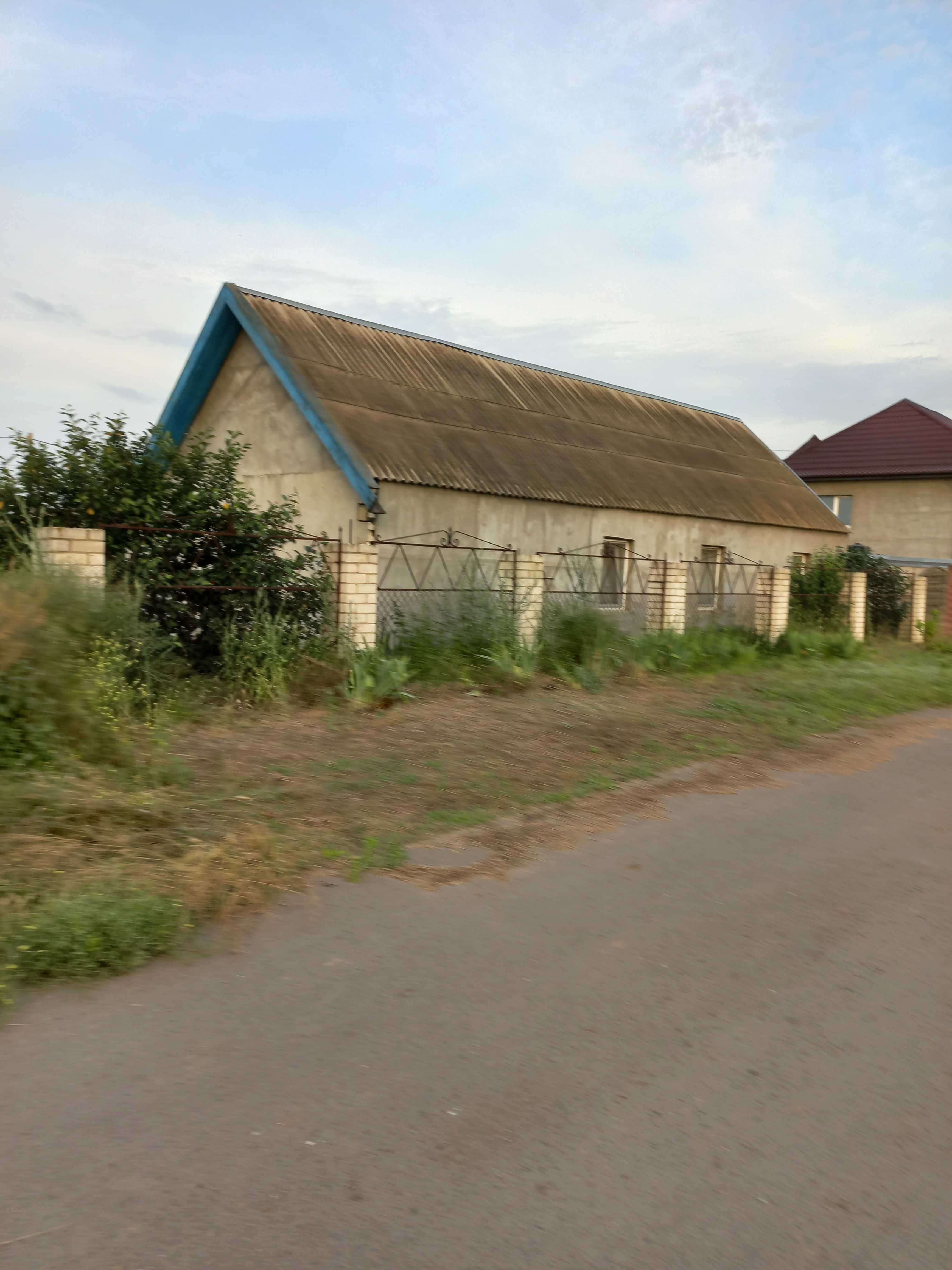 Продам участок под застройку своего дома. 12000 уе
