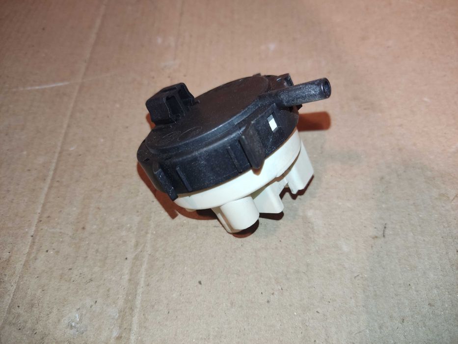 Пресостат датчик стиральной машинки Whirlpool model41105 425 /08