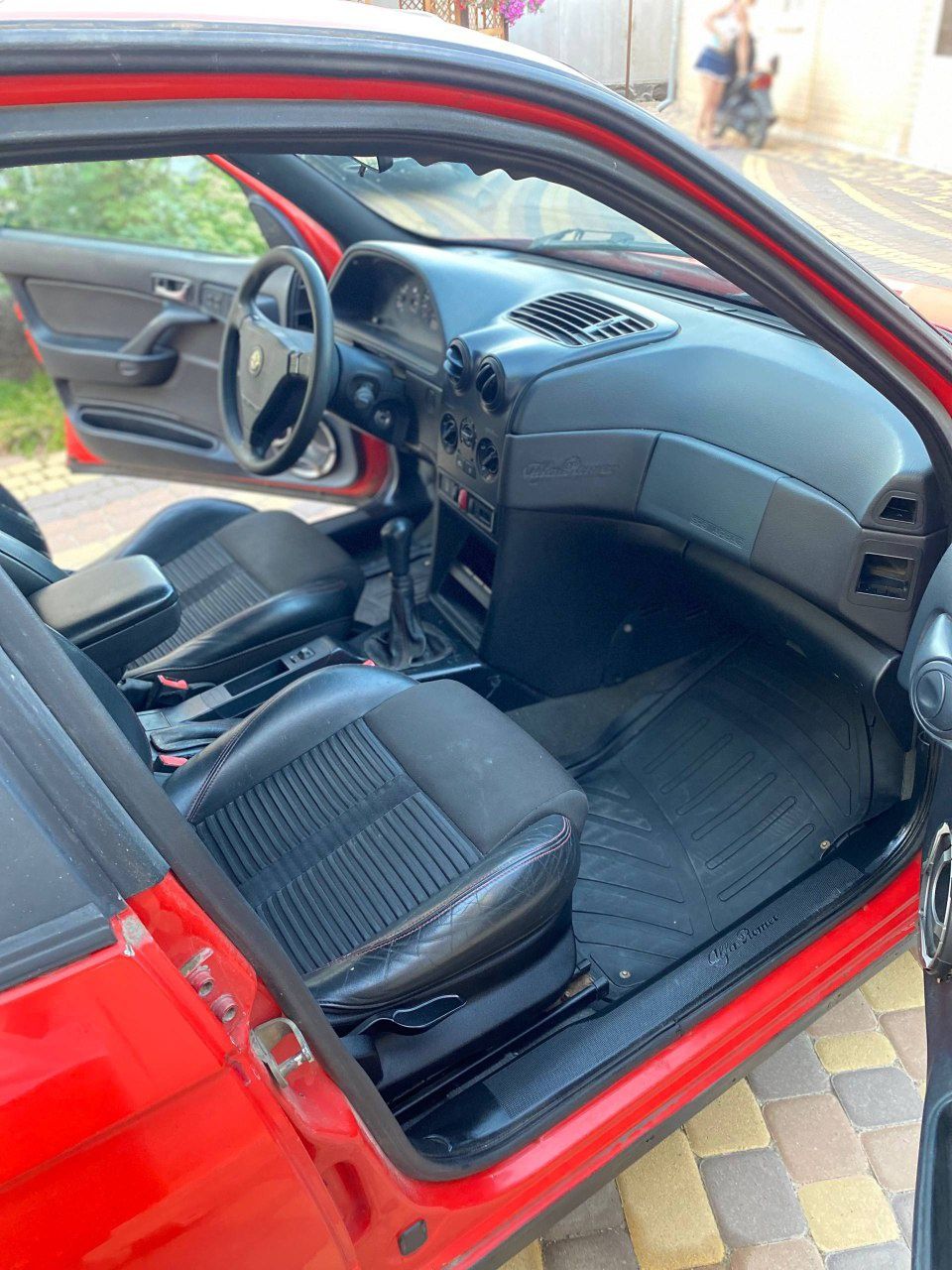 Alfa Romeo 146  відчуйте себе в салоні ферарі
