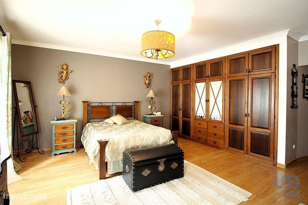 Casa T4 em Borba (São Bartolomeu) de 197,00 m2