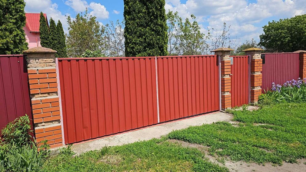 Котедж в Київській області. Залишають все. Є ВІДЕООГЛЯД