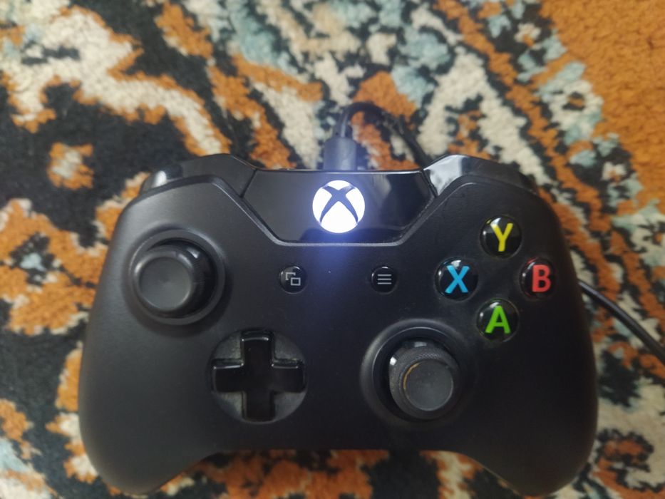 Продам консоль Xbox one