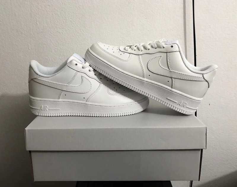 Nike Air Force 1 Low '07 White EU 43