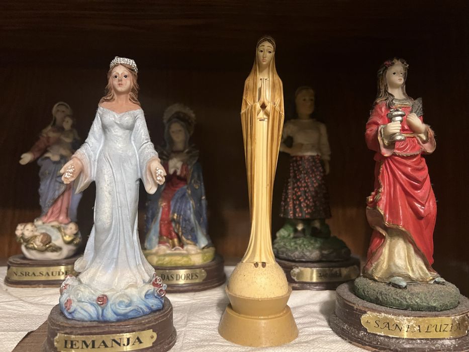 Varias imagens religiosas