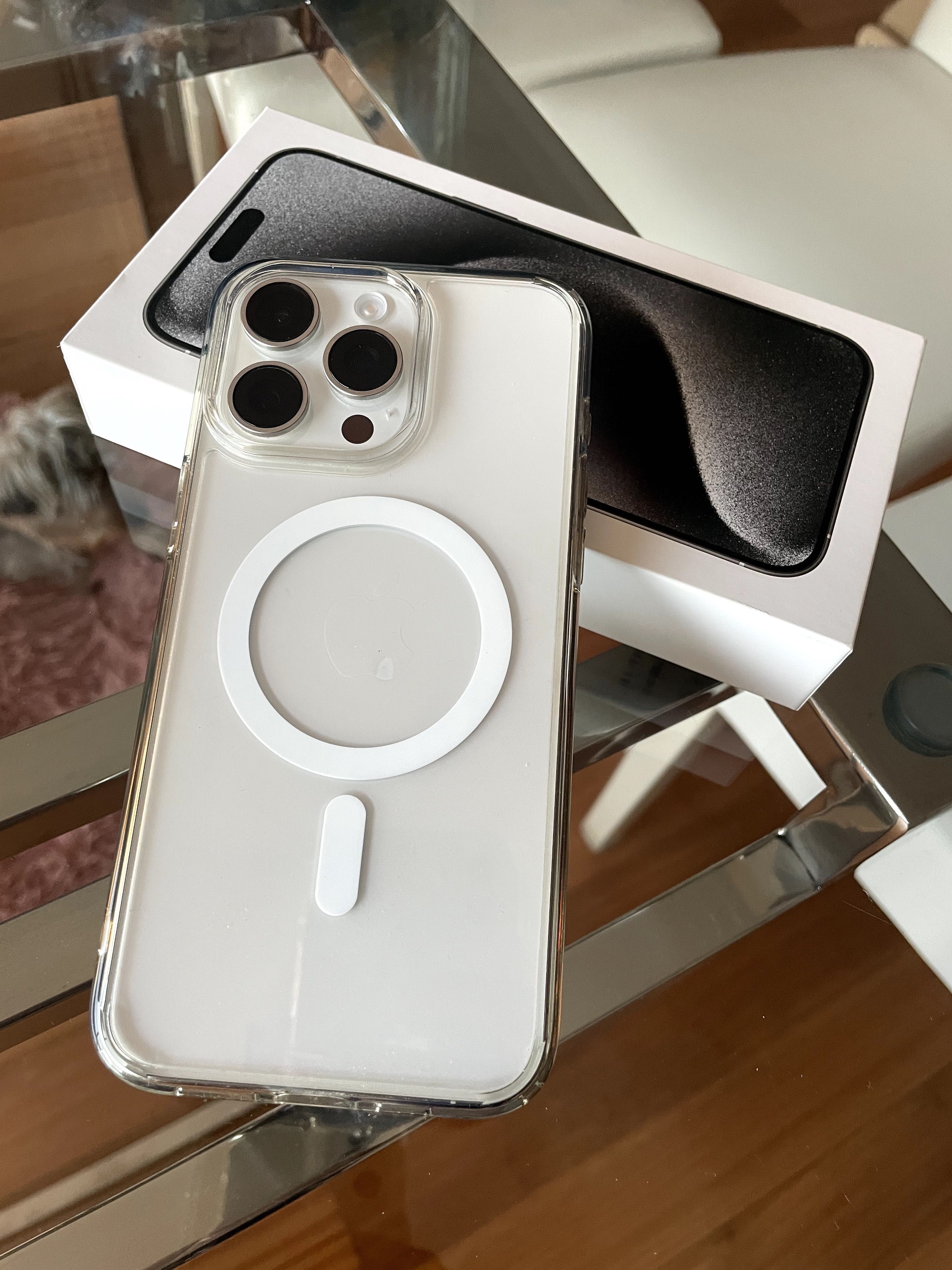 Apple iPhone 15 Pro Max (256 gb) branco c/ caixa original