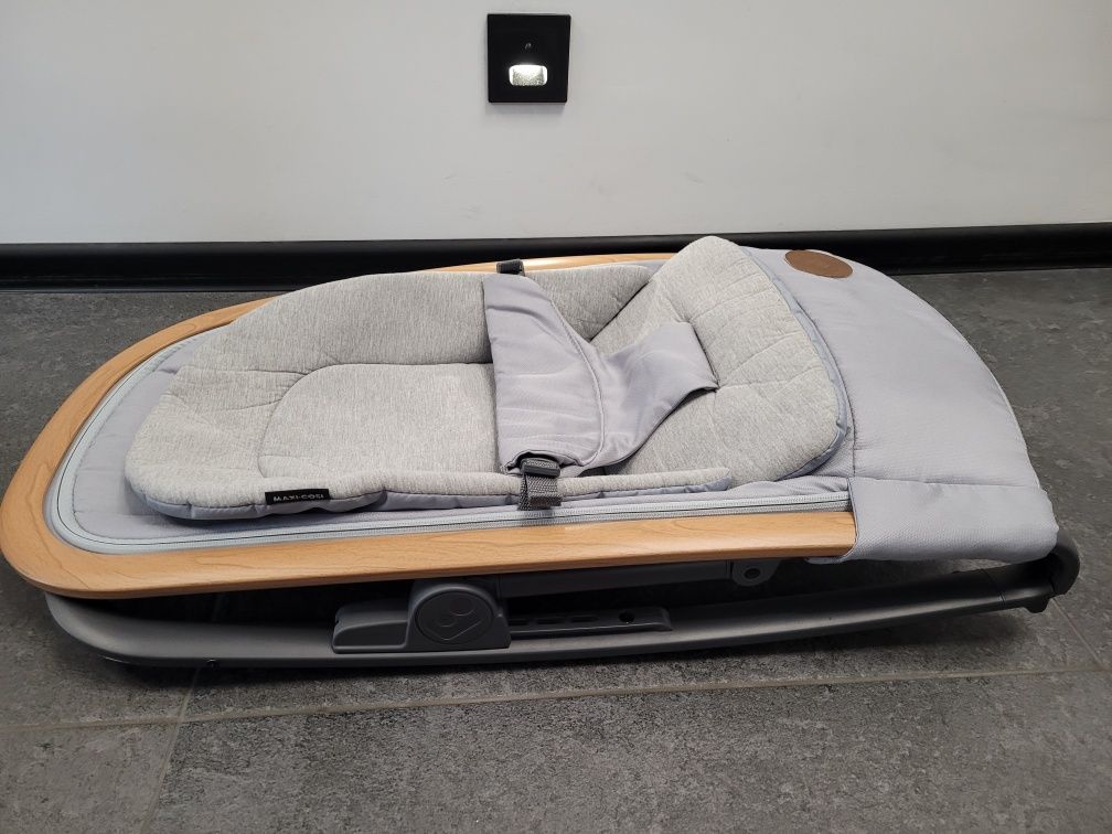 MAXI COSI HOME KORI lezaczek bujaczek  2w1