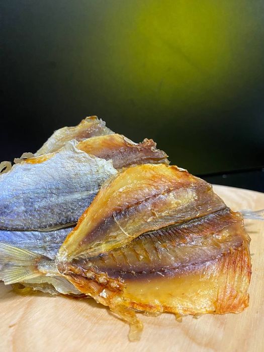 Рибні снеки, джерки, арахіс, фісташка