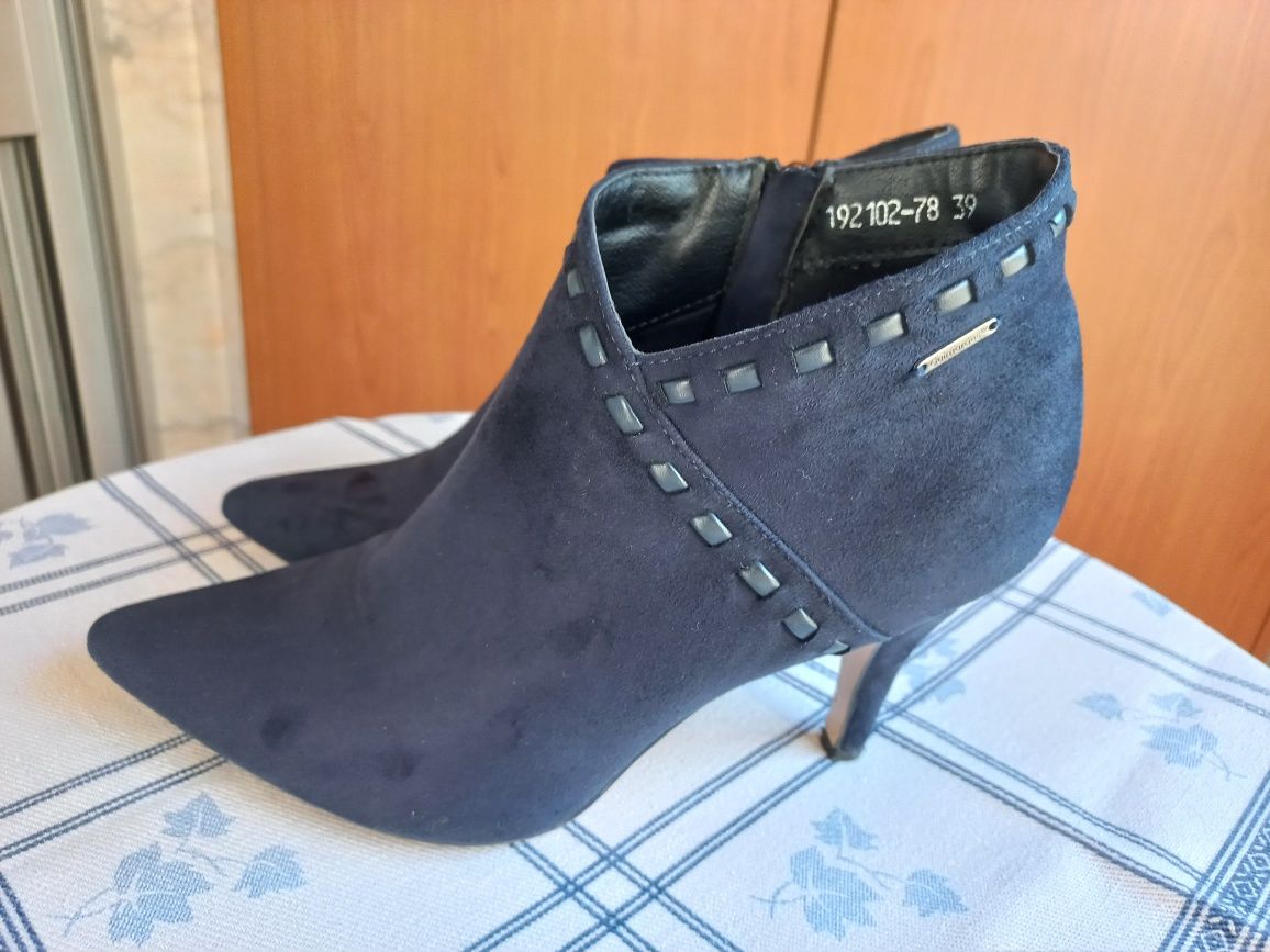 Botin de senhora em camurça azul, tam 39