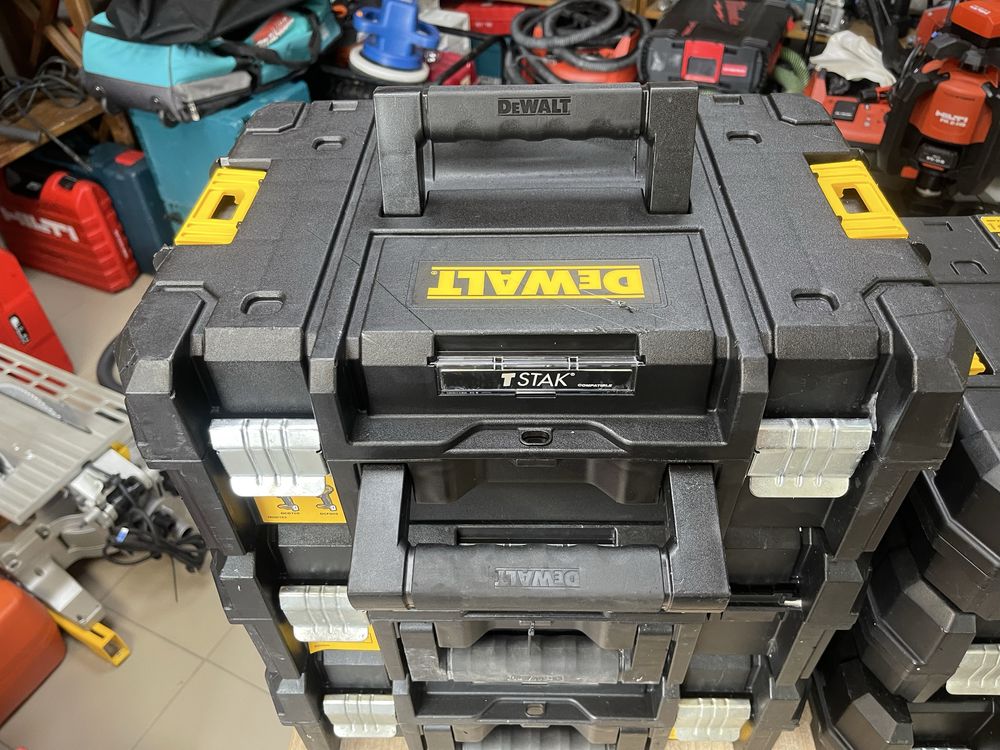Dewalt ящики для інструментів