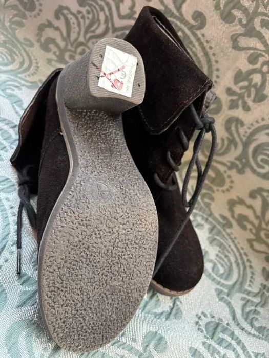 37 Zamszowe botki na obcasie brąz świetny fason - sznurowane trzewiki